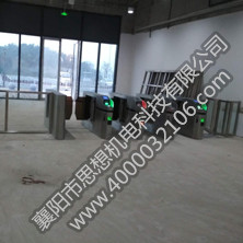 長(zhǎng)沙西站矩形半高護(hù)欄門(mén)